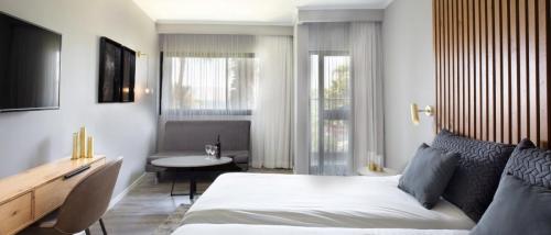 לייקהאוס-חדר אחרי